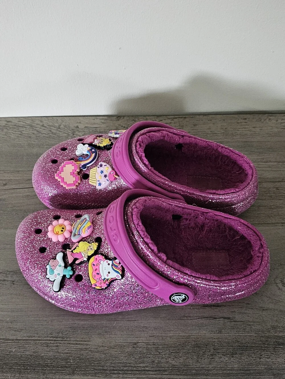 Crocs Girl Glitter Pink Plum Magenta Cute Fuzzy Clog Charms Rainbow Heart J 2